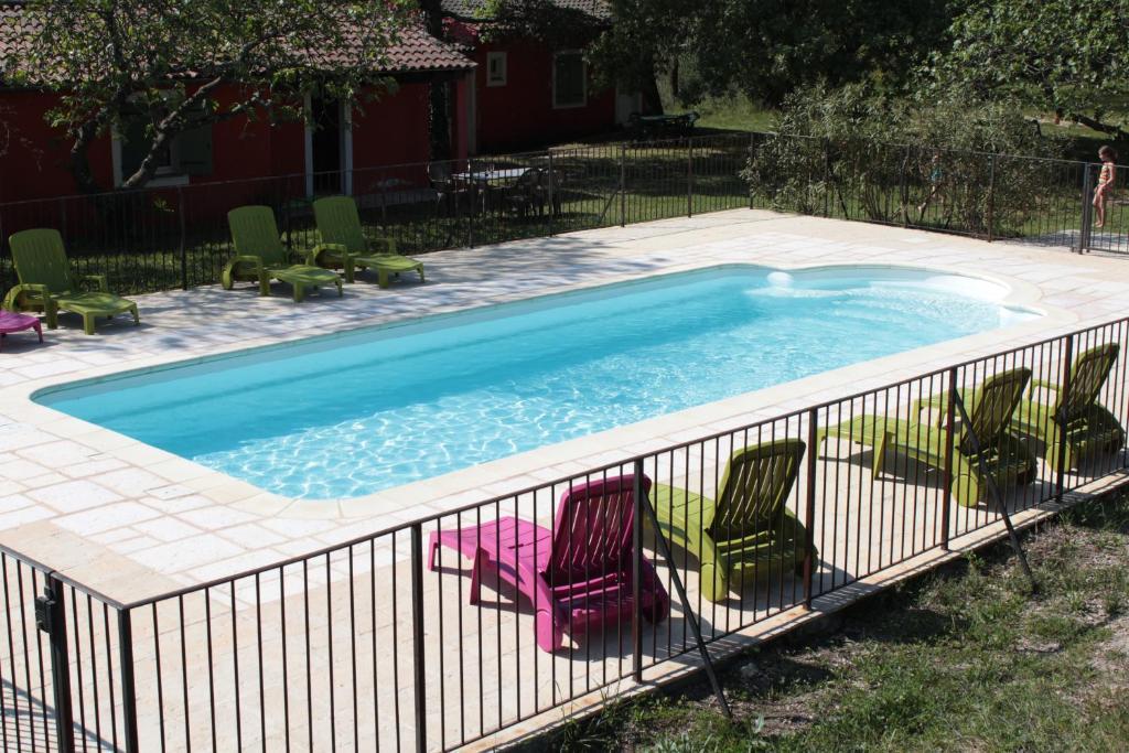 Hotel Le Couloubrier Le Muy Esterno foto