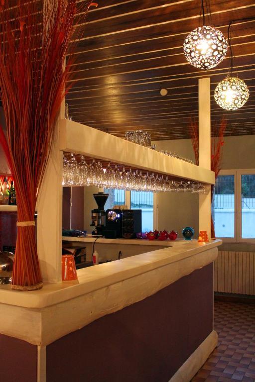 Hotel Le Couloubrier Le Muy Esterno foto